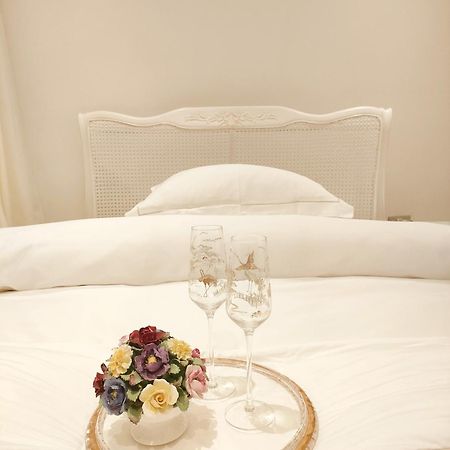 Versailles Nottingham Luaran gambar
