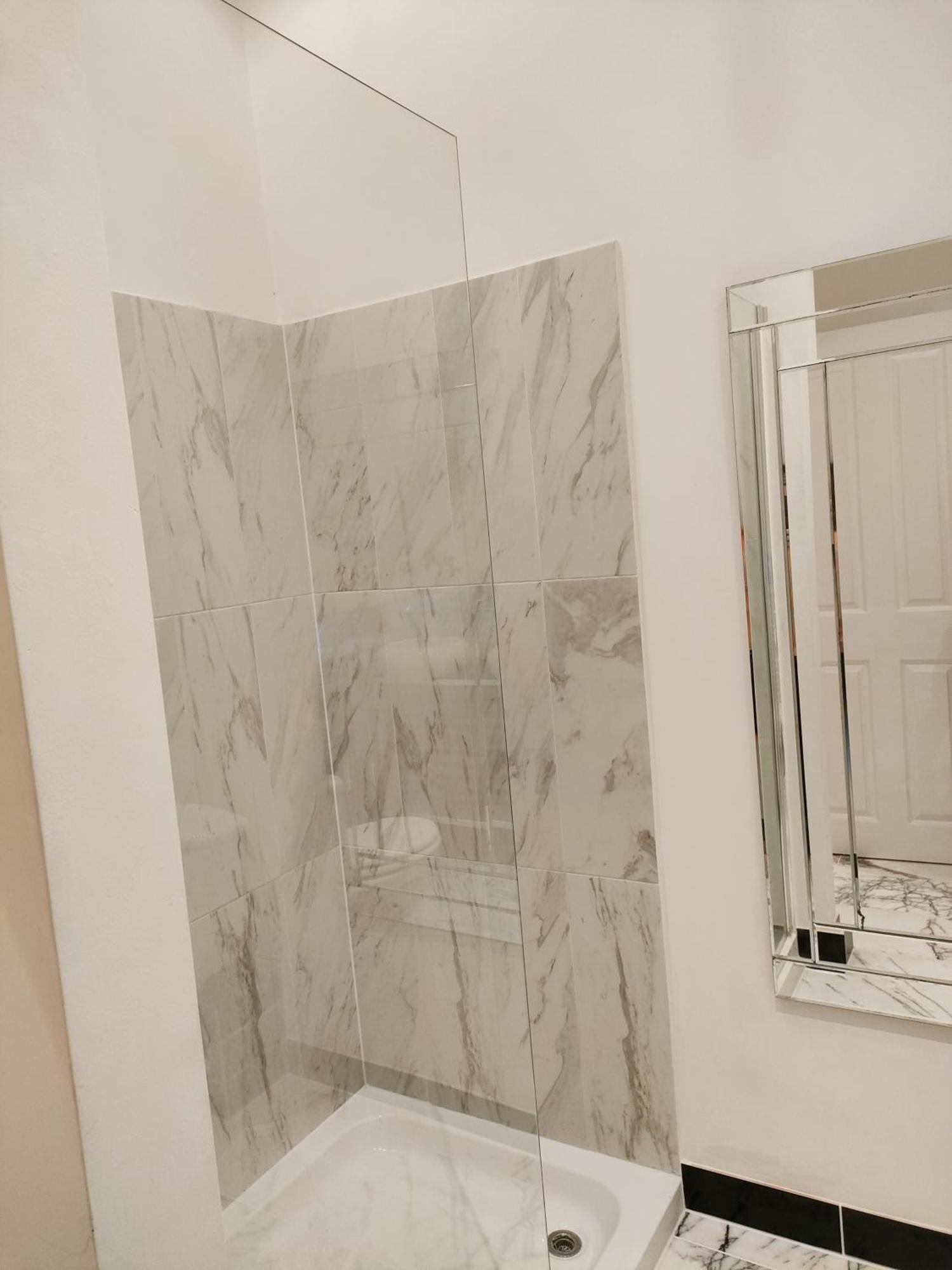 Versailles Nottingham Luaran gambar